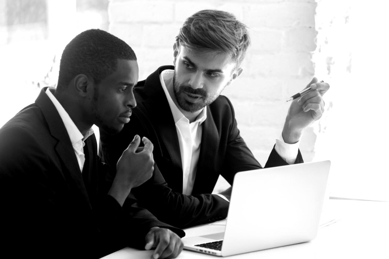 Analyse von Finanzmustern und Ausgabenverhalten in einer modernen Umgebung